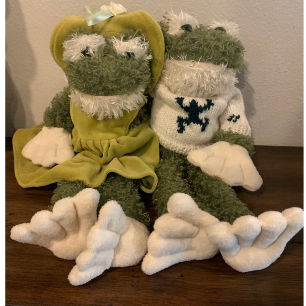 Mr. & Mrs. 🐸